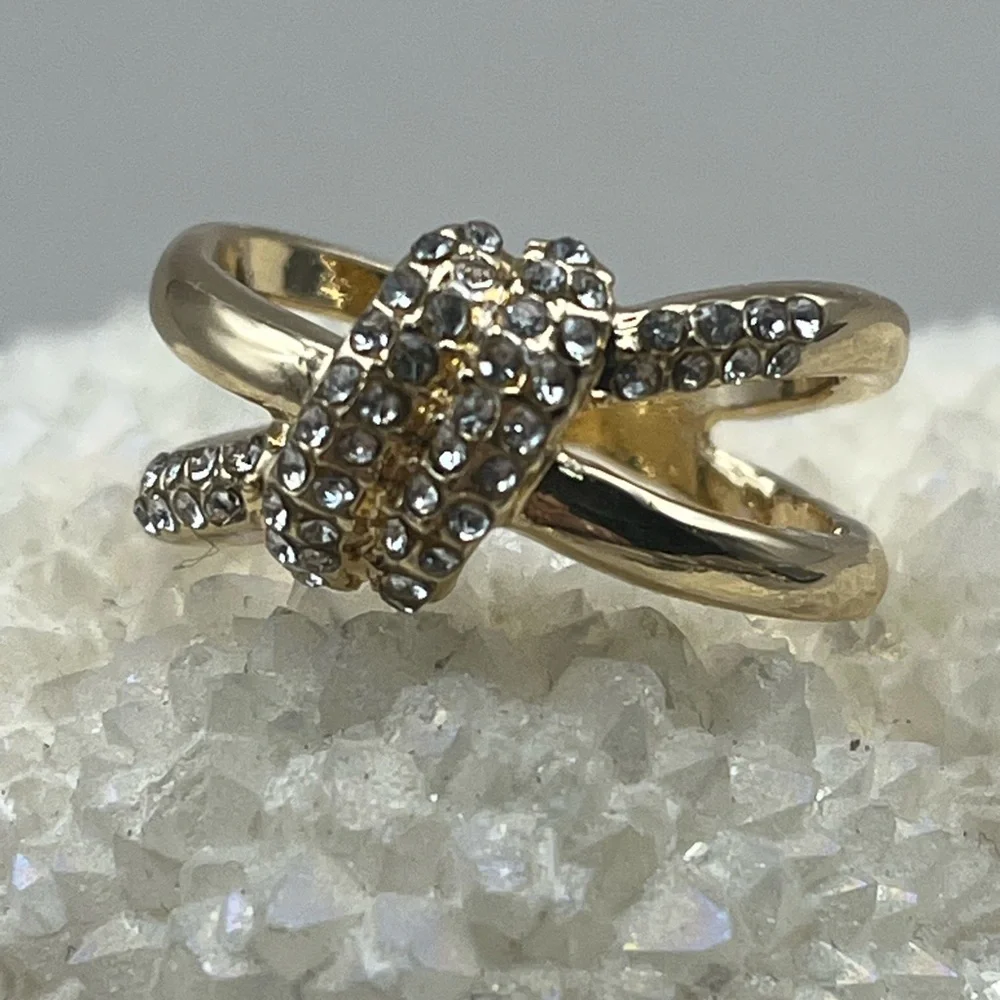 Elegant Gold Tone Pave Women's Ring - Stunning Statement Jewelry